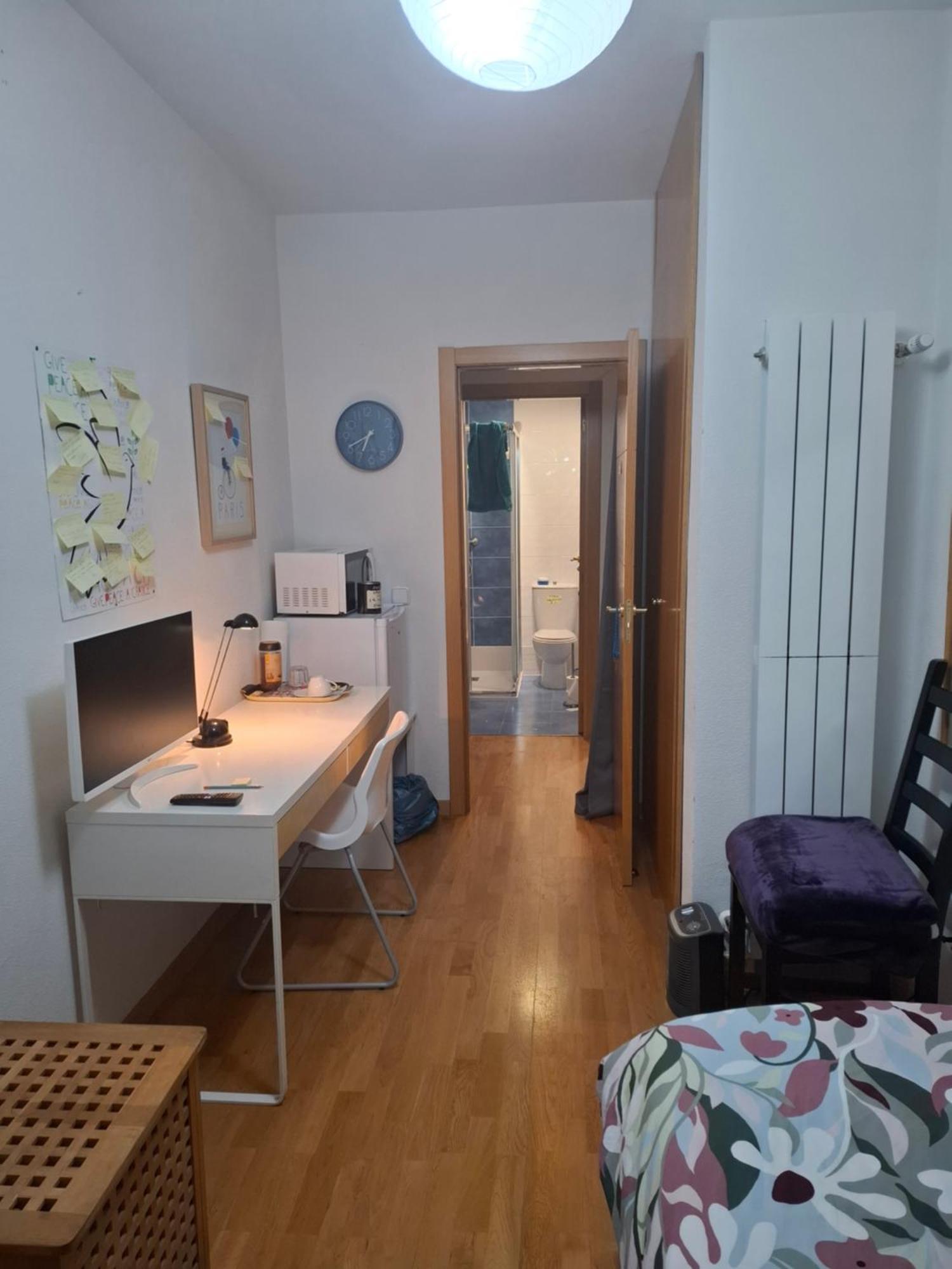 Habitaciones Individuales Wifi Tv Microondas Cerca Del Aeropuerto Madrid Habitacion Grande Wc Privado O Habitacion Pequena Wc Compartido Muy Tranquilas Bien Comunicadas Tren Metro Bus Facil Aparcamiento サン・セバスティアン・デ・ロス・レイエス エクステリア 写真